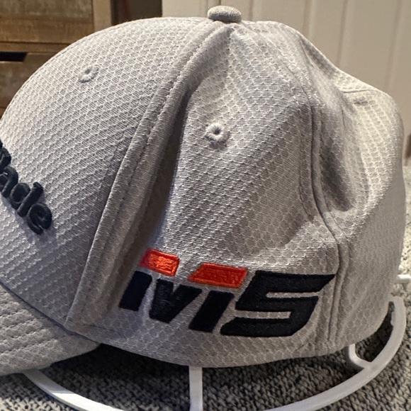 TaylorMade Light Gray Golf Cap - Picture 7 of 7